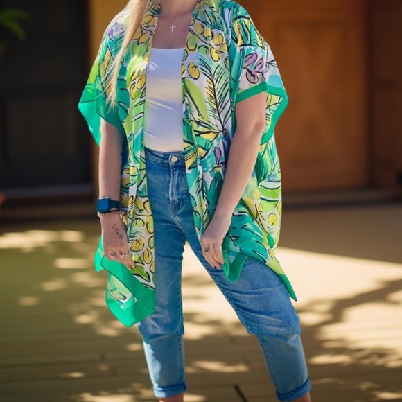 Kimono palm printed kimono has a satin feel Styline New Boutique - Picture 4 of 11